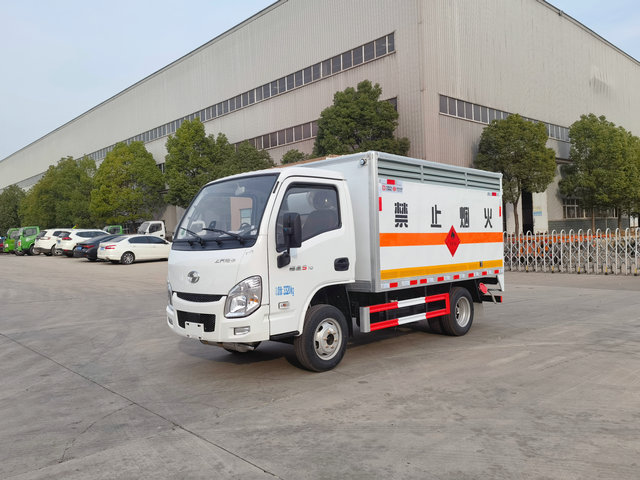 躍進危險品廂貨車（國六汽油版）